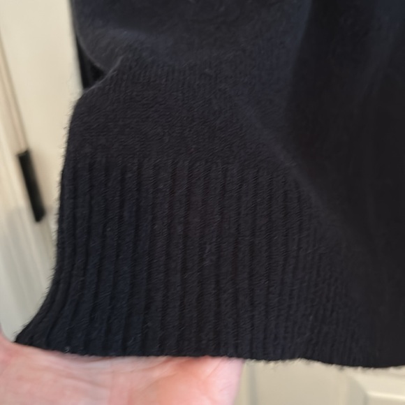 Antonio Melani Size L Classic Black Cashmere Sweater - Picture 5 of 8